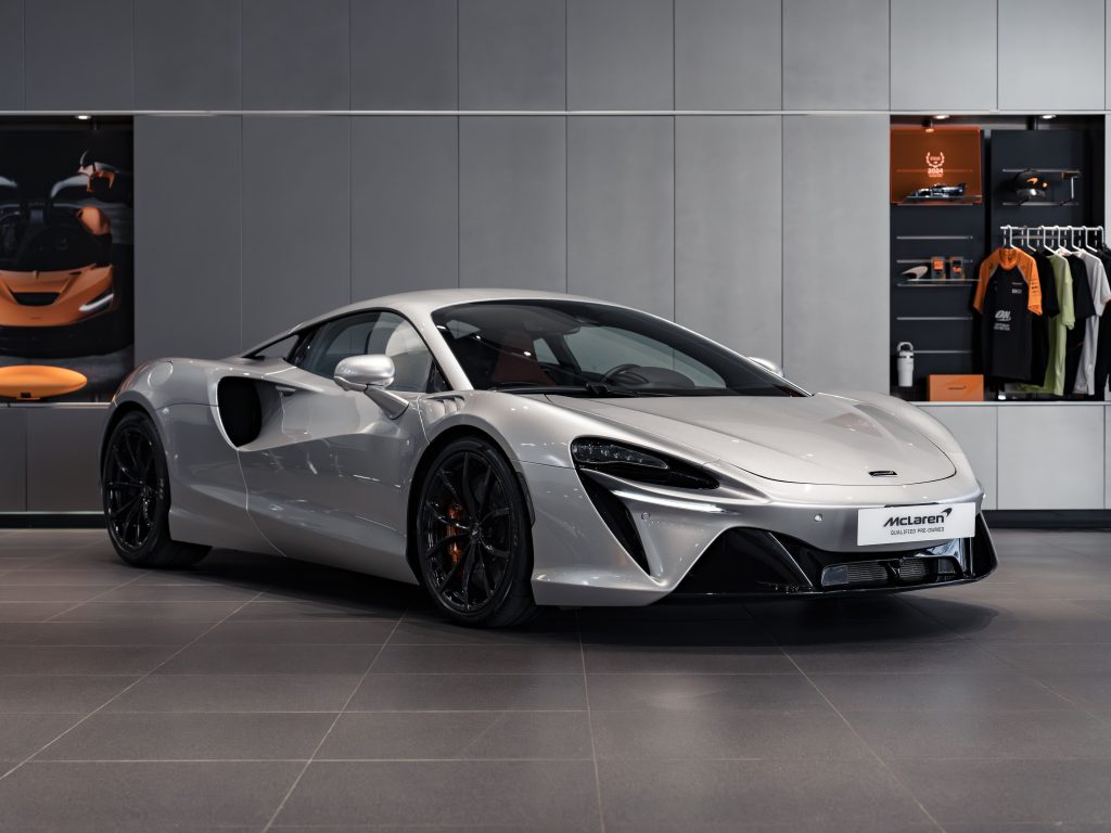McLaren Artura Coupe