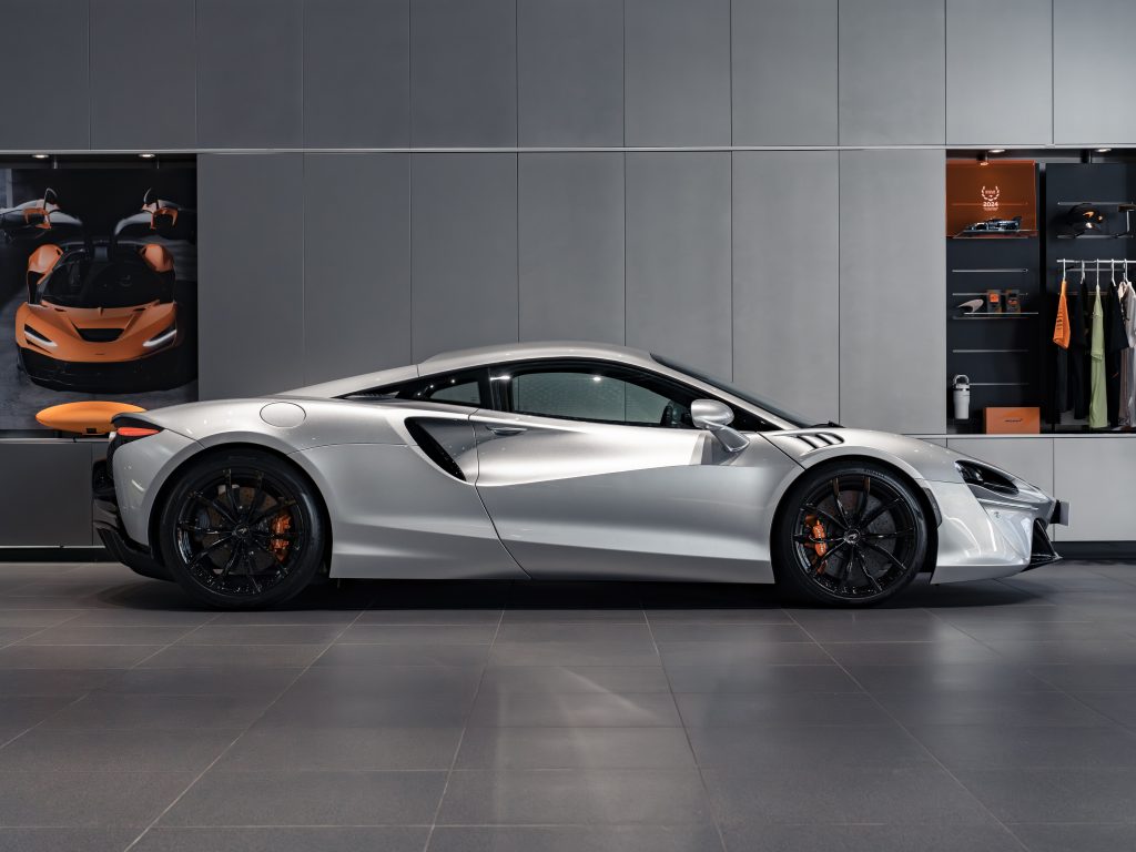 McLaren Artura Coupe