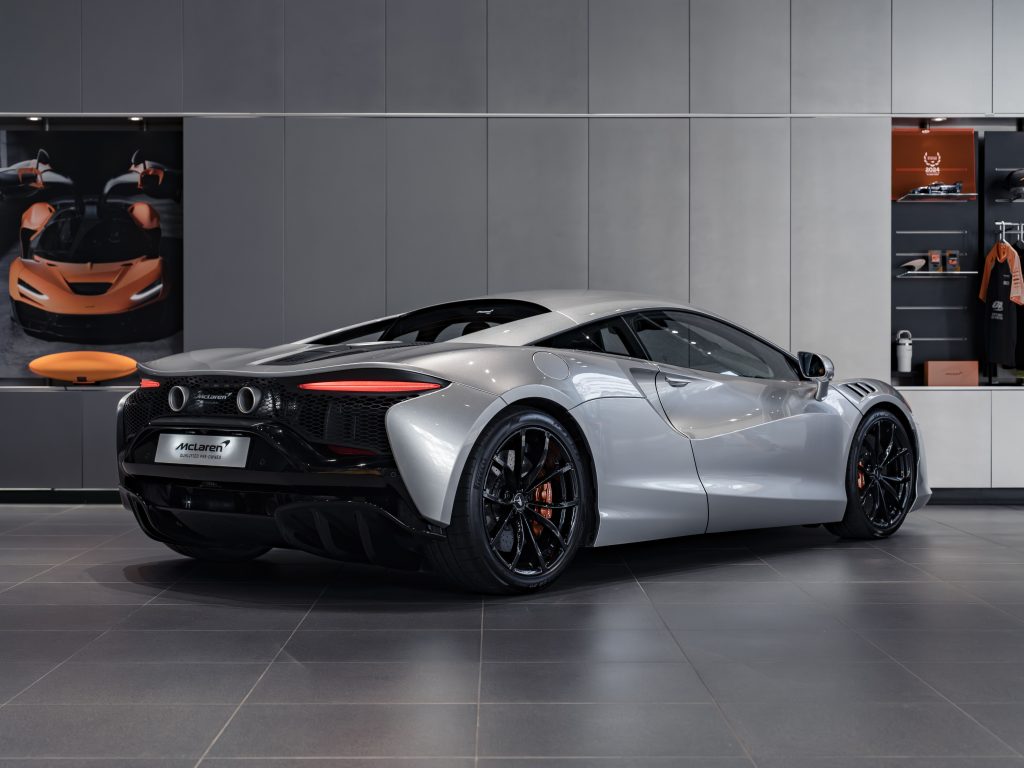 McLaren Artura Coupe
