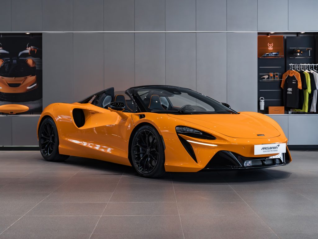 McLaren Artura Spider