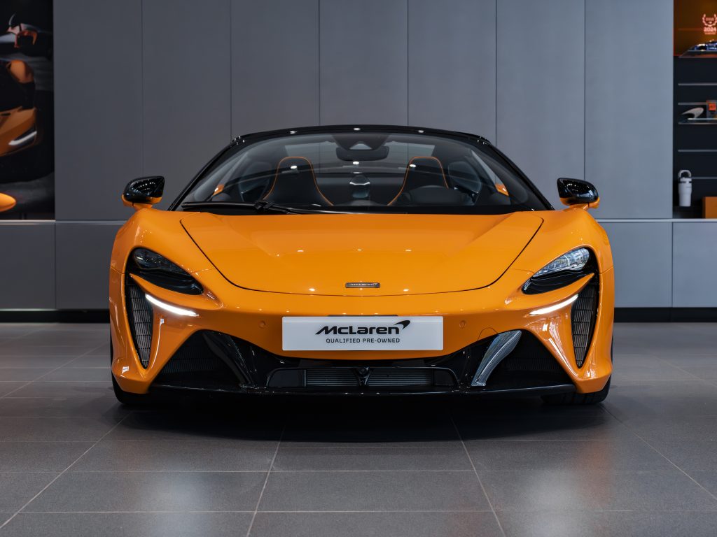 McLaren Artura Spider