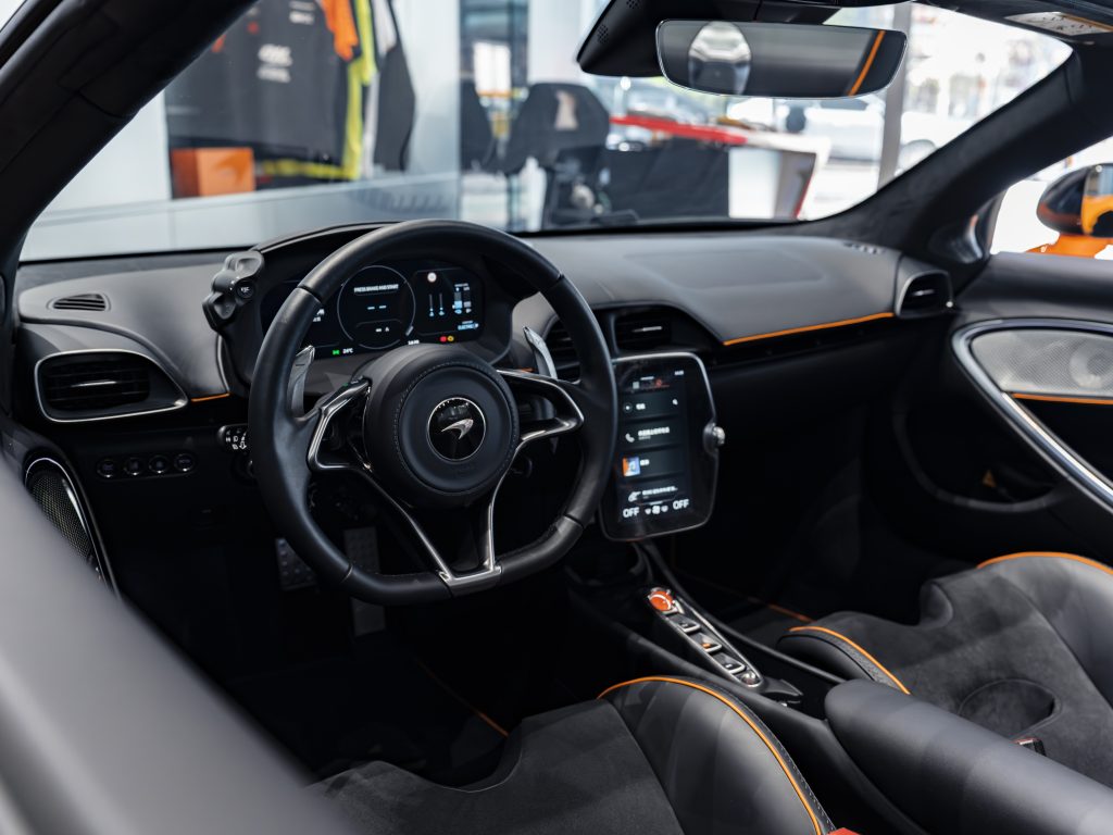 McLaren Artura Spider