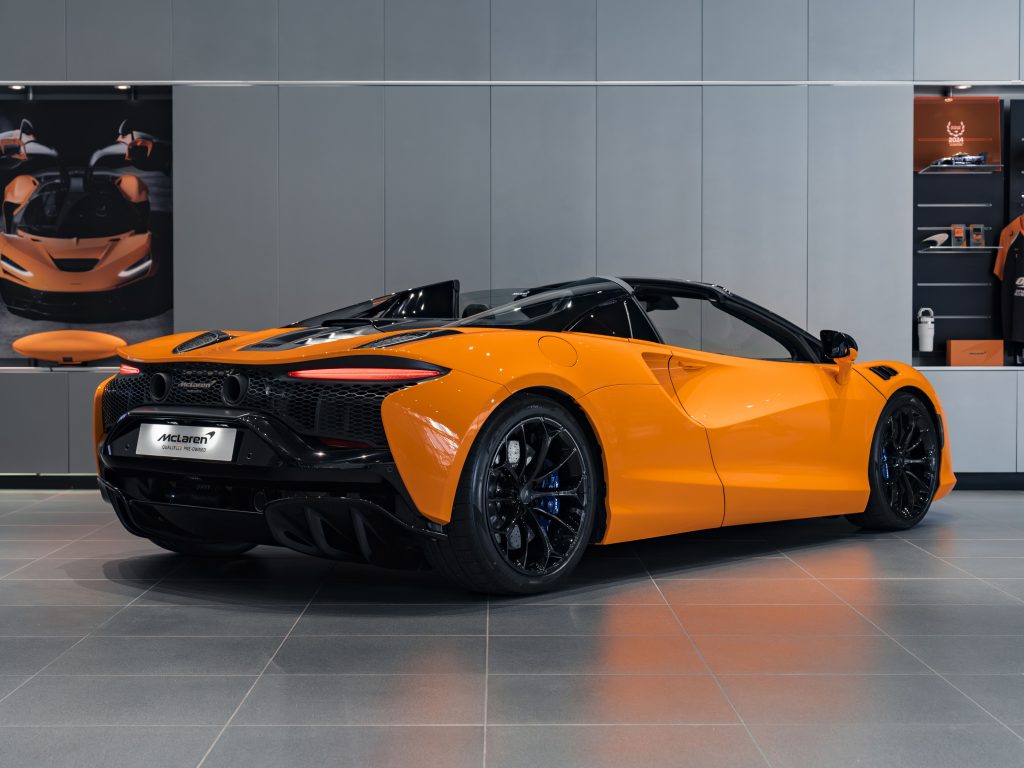 McLaren Artura Spider