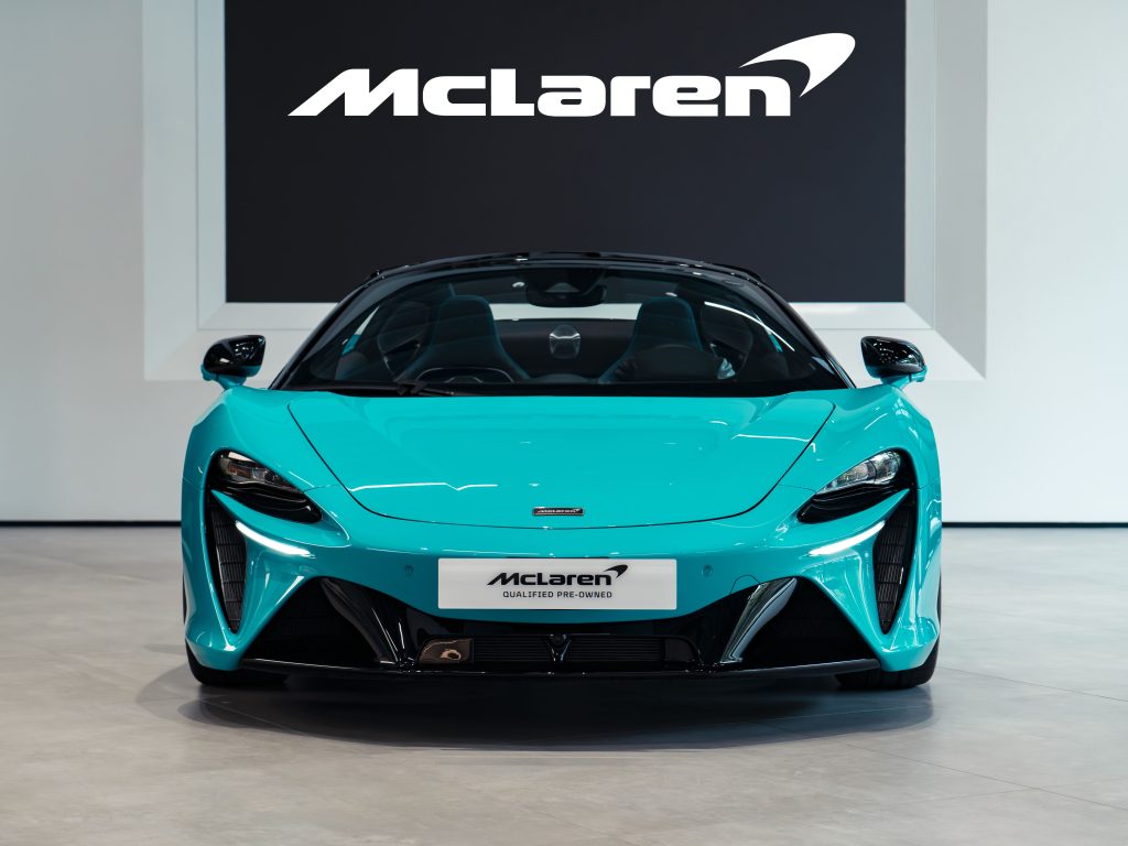 McLaren Artura Spider