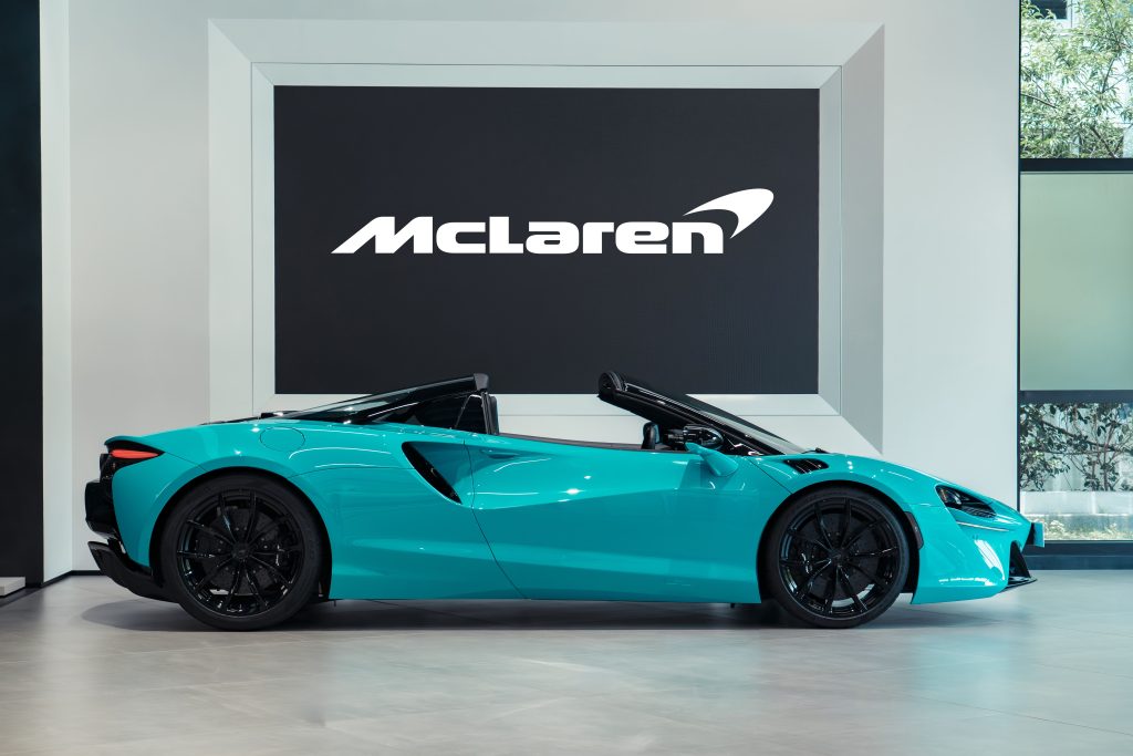 McLaren Artura Spider