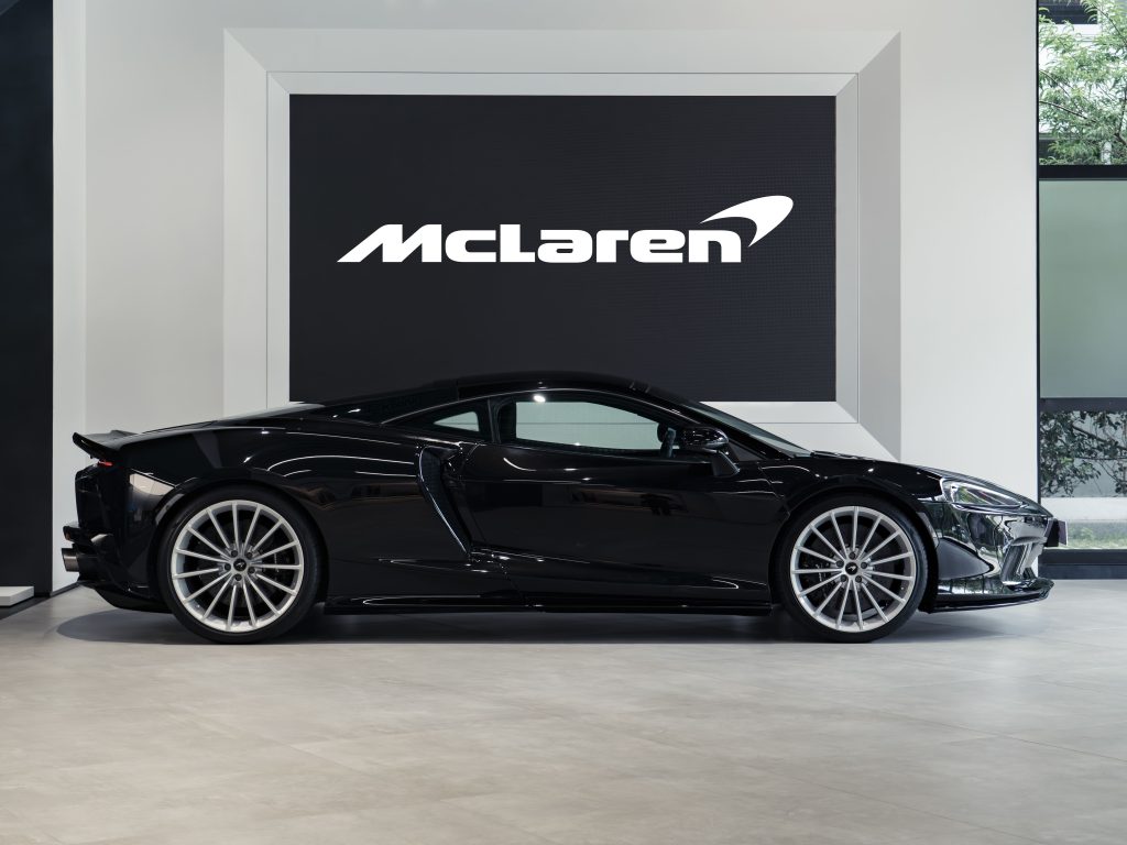 McLaren GT