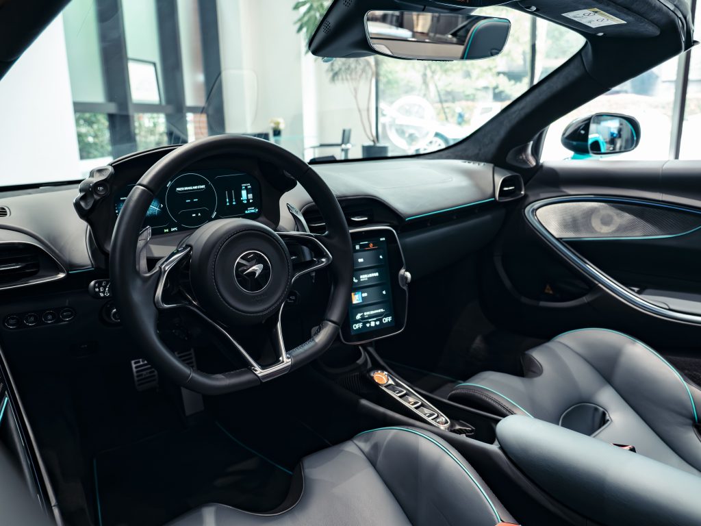 McLaren Artura Spider