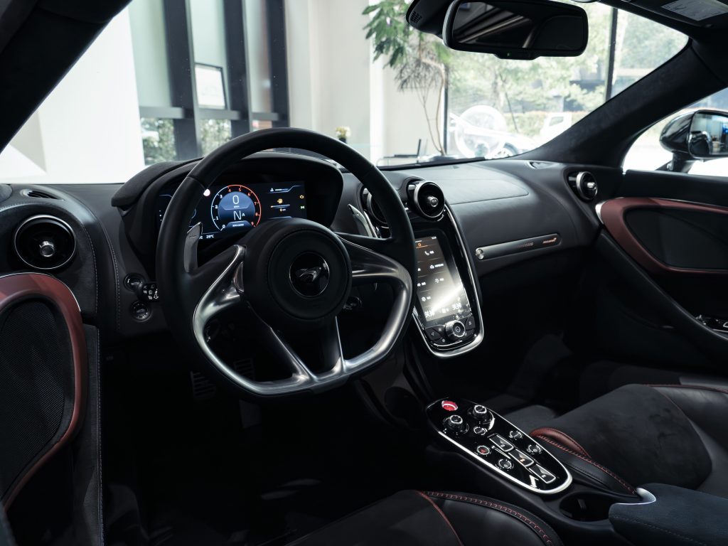 McLaren GT